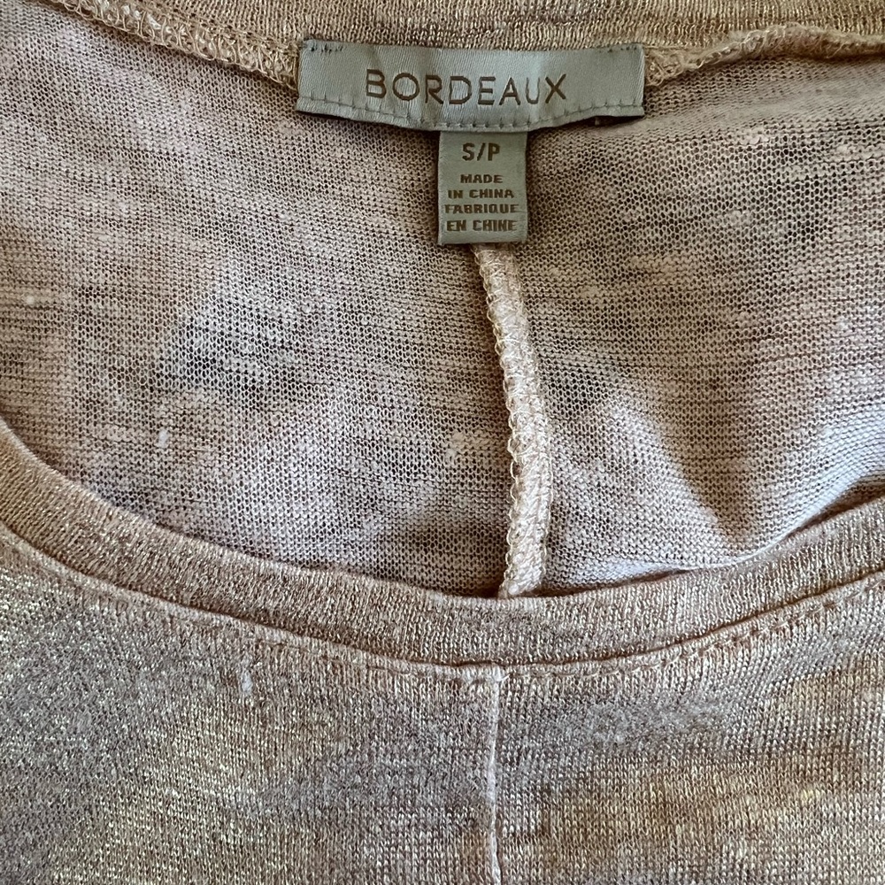 Bordeaux Metallic Gold Linen Tee. (Anthropologie). Worn less than 5 times.
